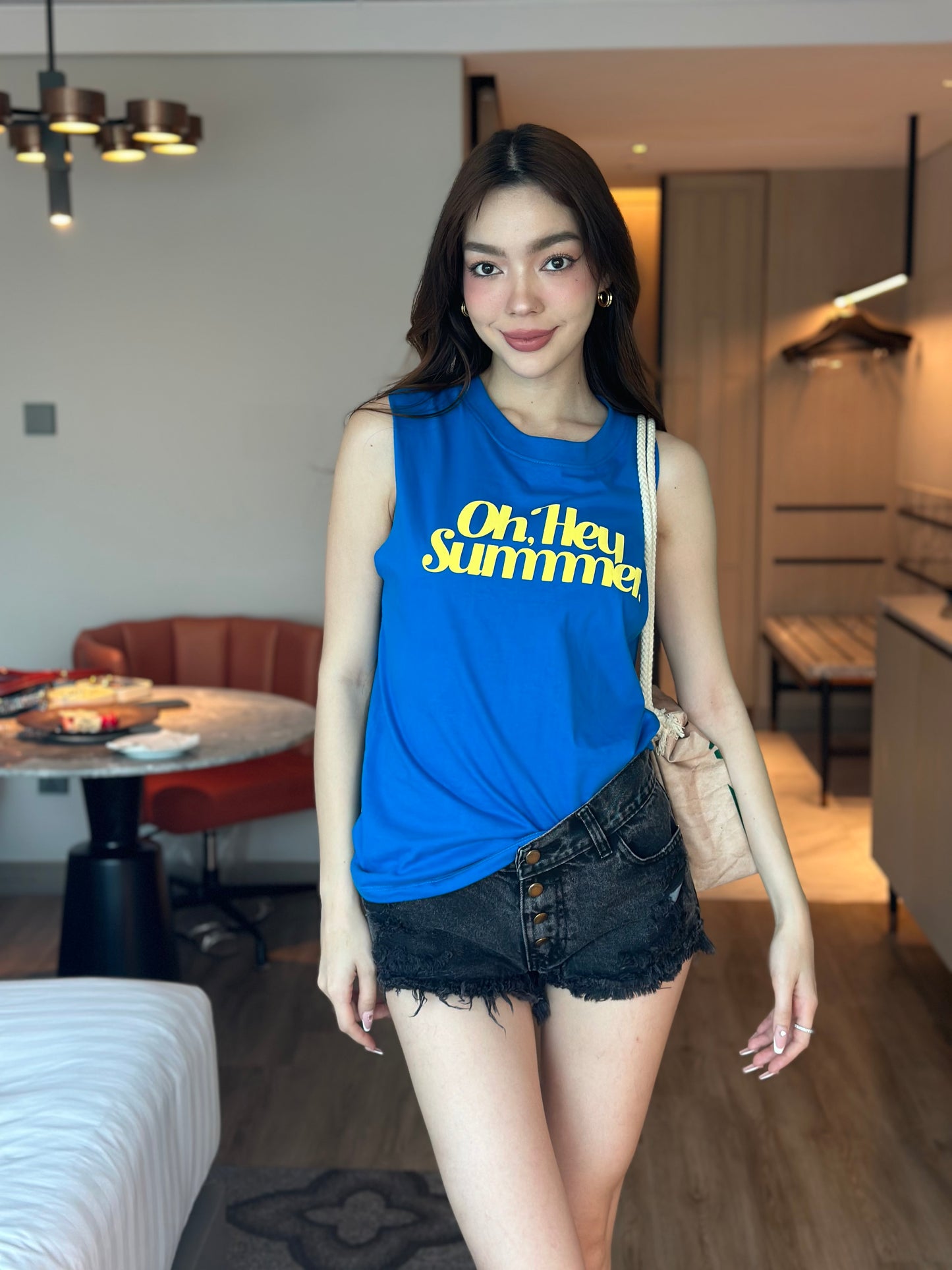 Oh Summer Sleeveless Tee With Low Waist Denim Hot Pants