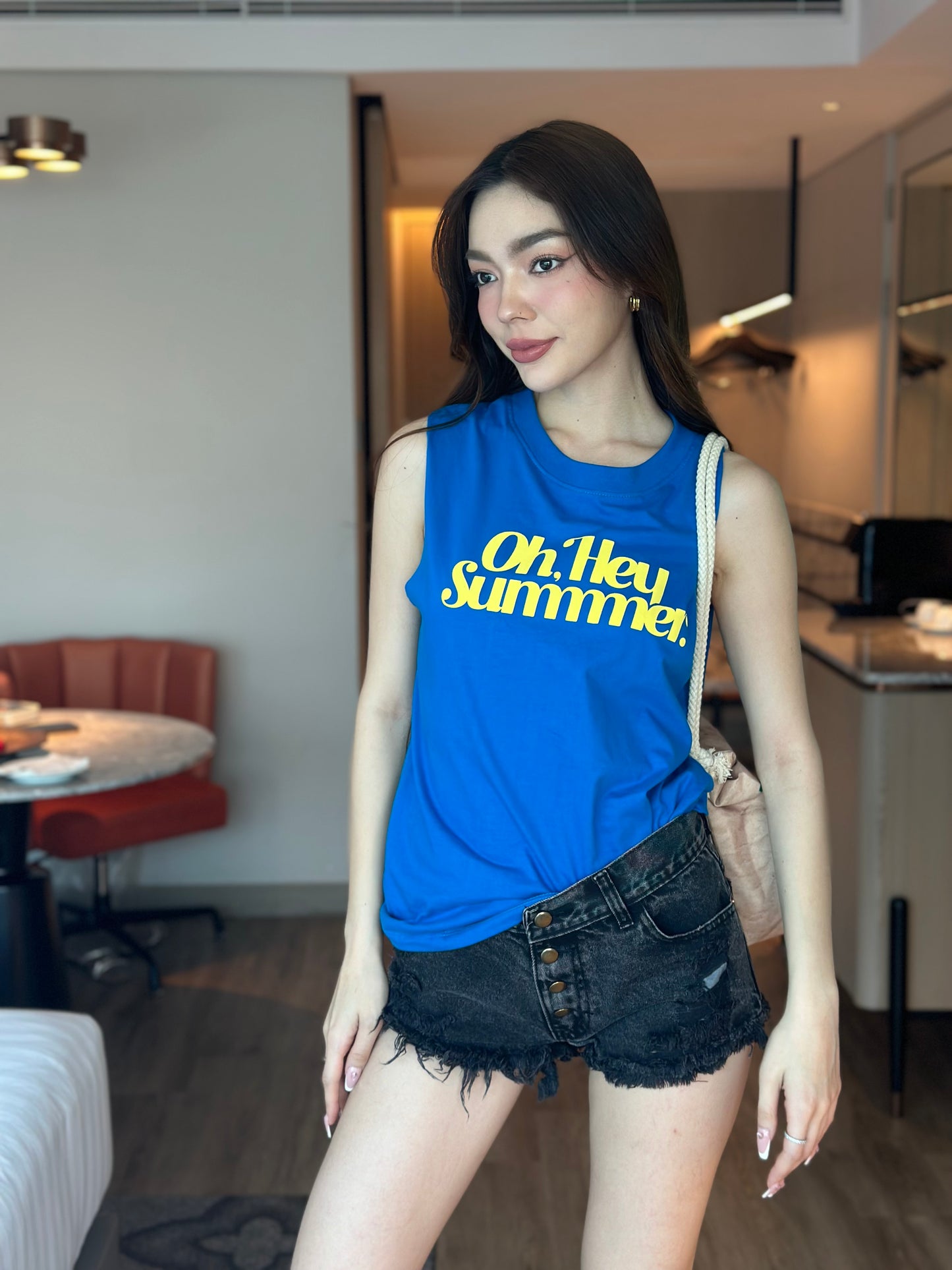 Oh Summer Sleeveless Tee With Low Waist Denim Hot Pants